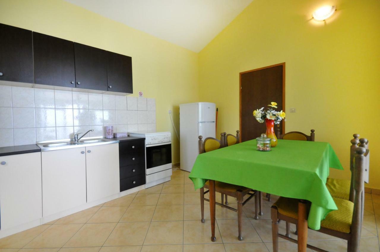 Apartamento Almissa Omiš Exterior foto